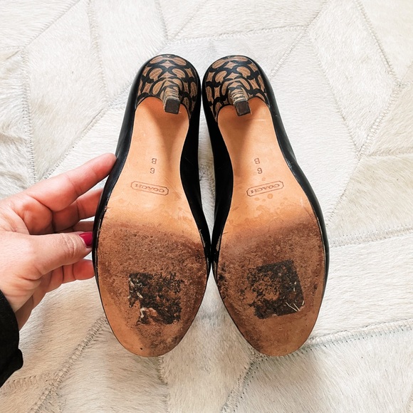 Authentic COACH black leather logo heels Size 6M - Picture 4 of 7